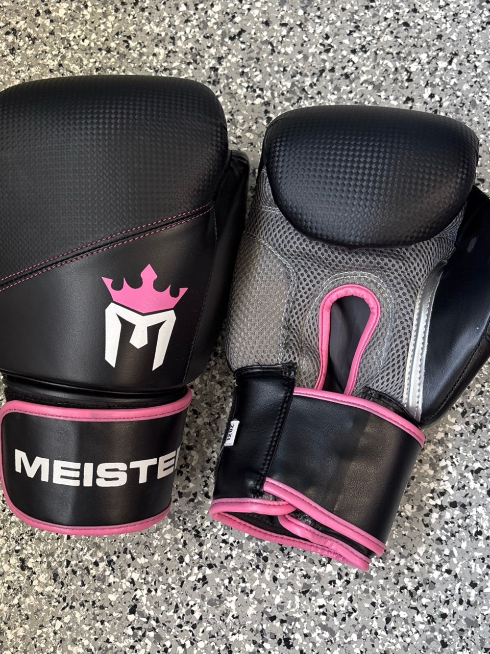 Meister Women's Boxing Gloves in Black & Pink 12oz